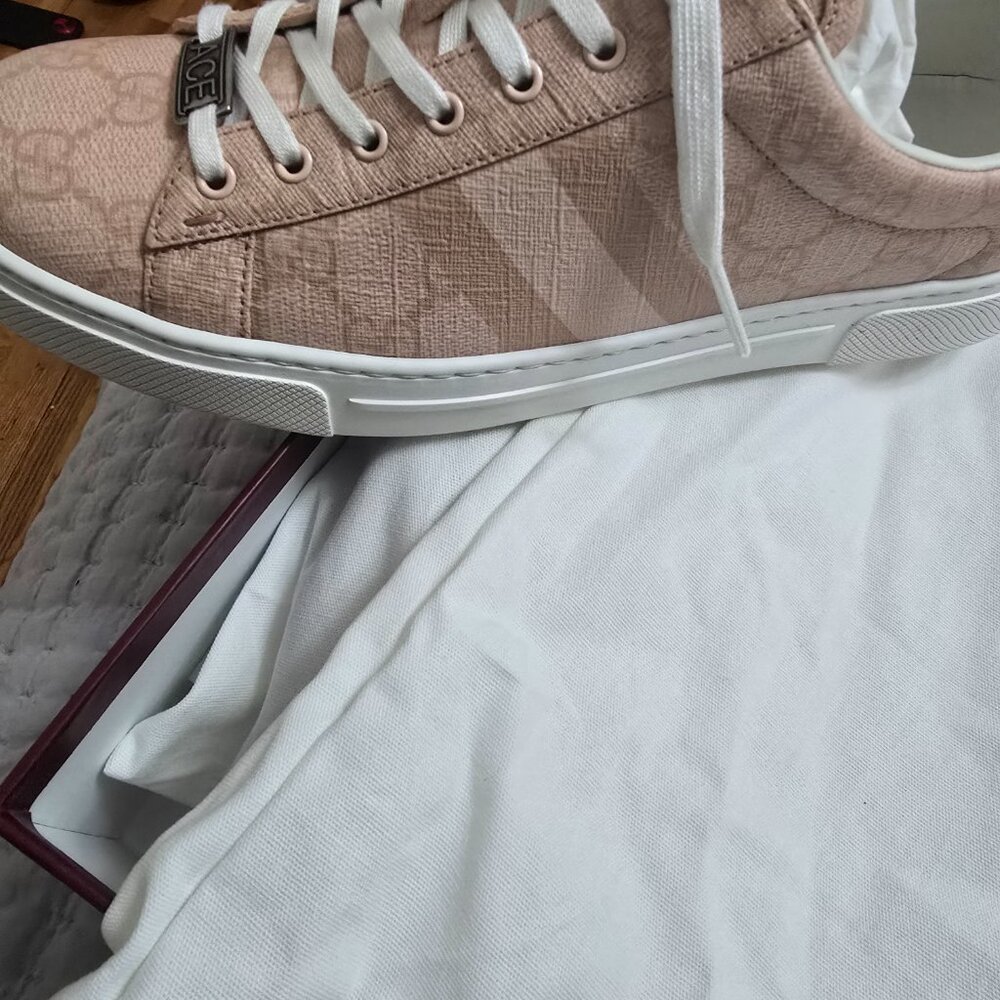 Gucci Sneakers - Picture 6 of 7